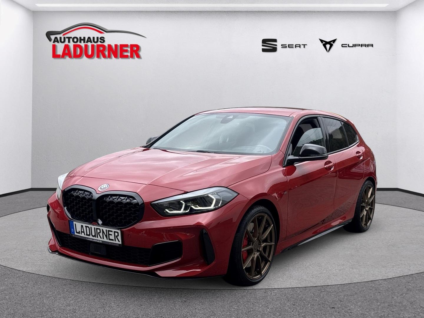 BMW M135 50 Jahre M *xDrive+Harmann Kardon+Leder*