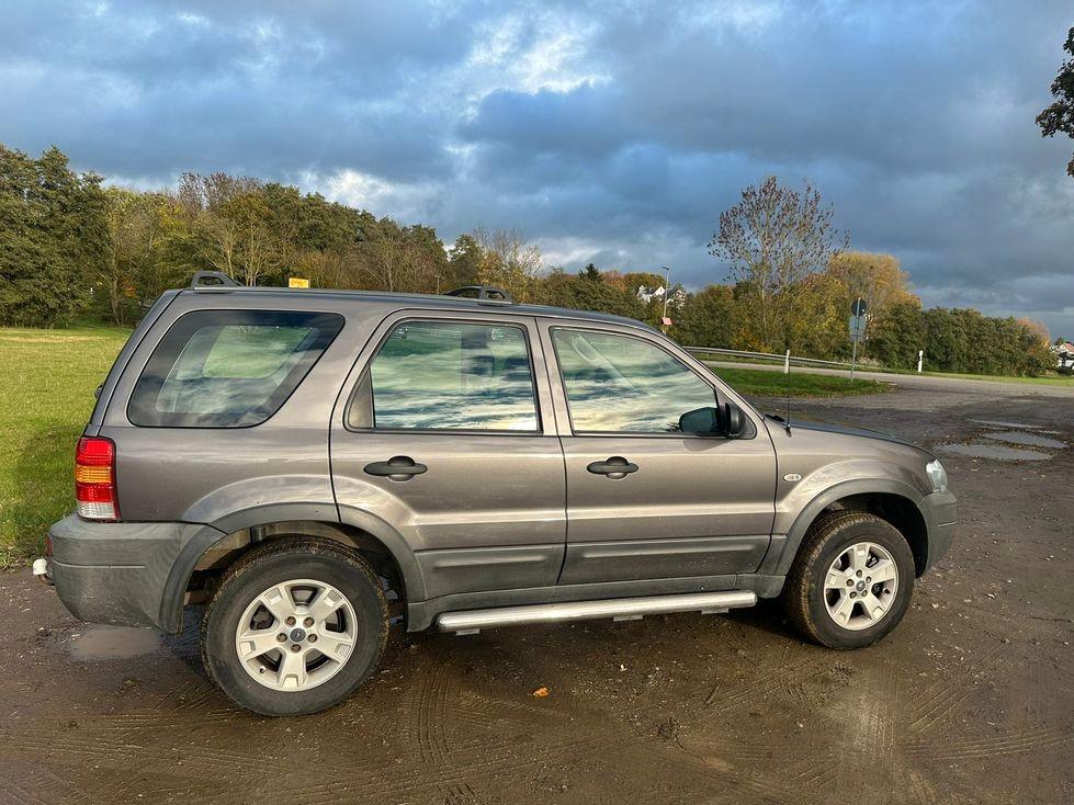 Ford Maverick 2004 — photo 9