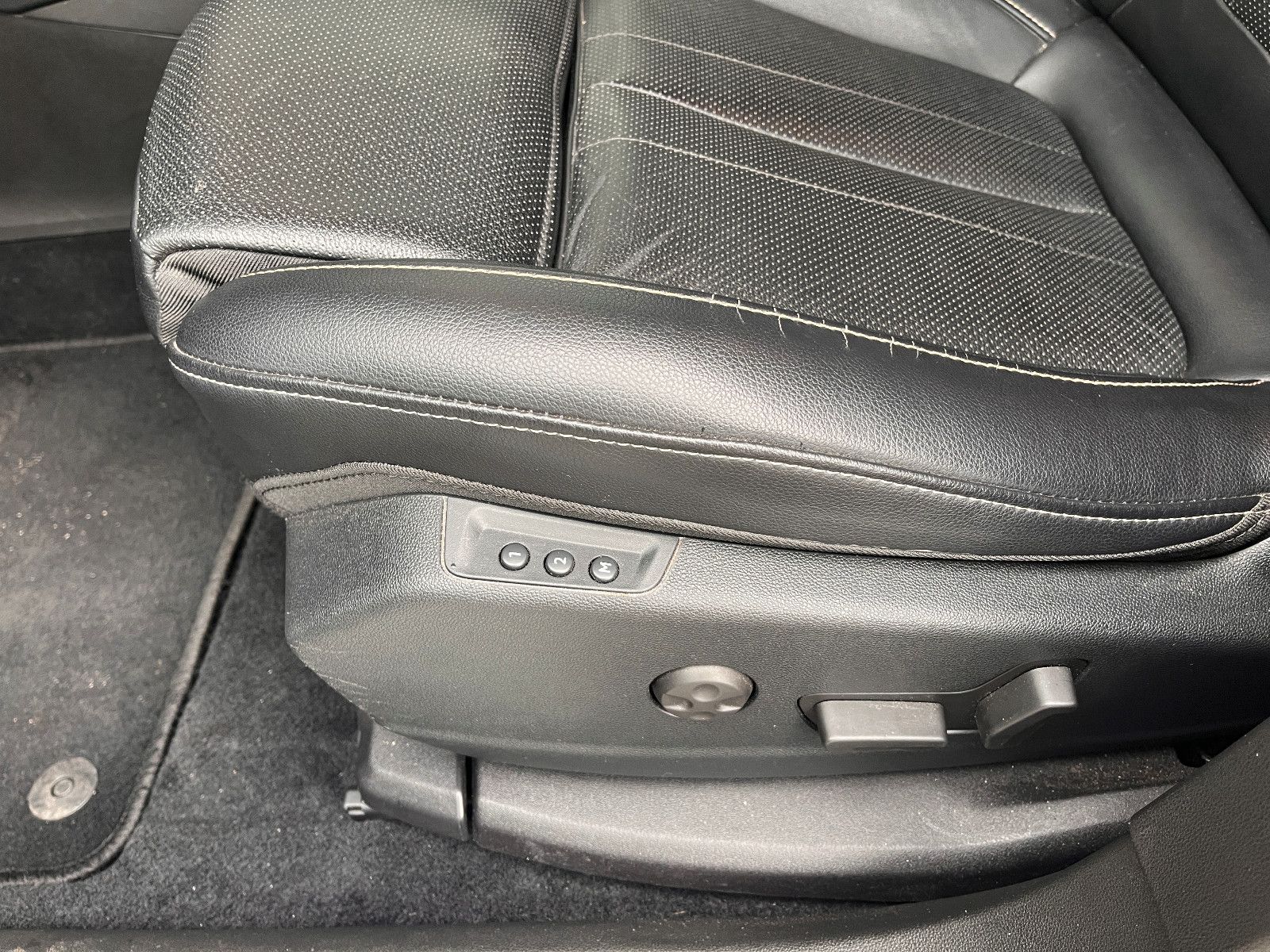 Fahrzeugabbildung Opel Grandland (X) Ultimate 1.6 Hybrid