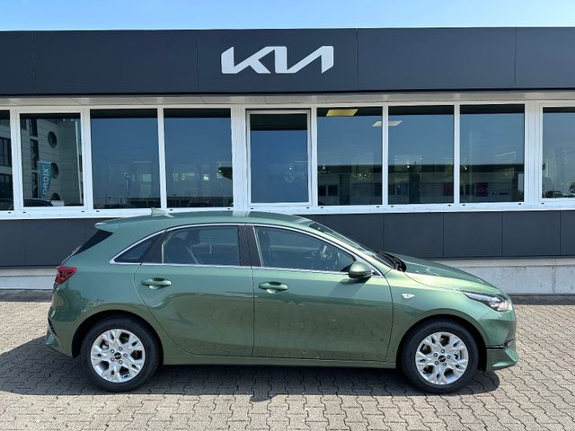 Kia cee'd / Ceed  1.5 T-GDI MT VISION NAVI KOMF+