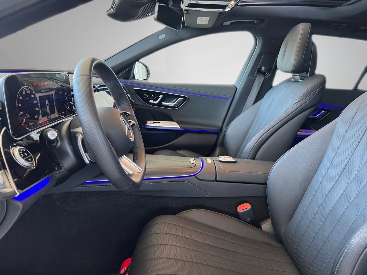 Mercedes-Benz E 300 T de 4M AMG Massage Sitzklima Superscreen foto 15