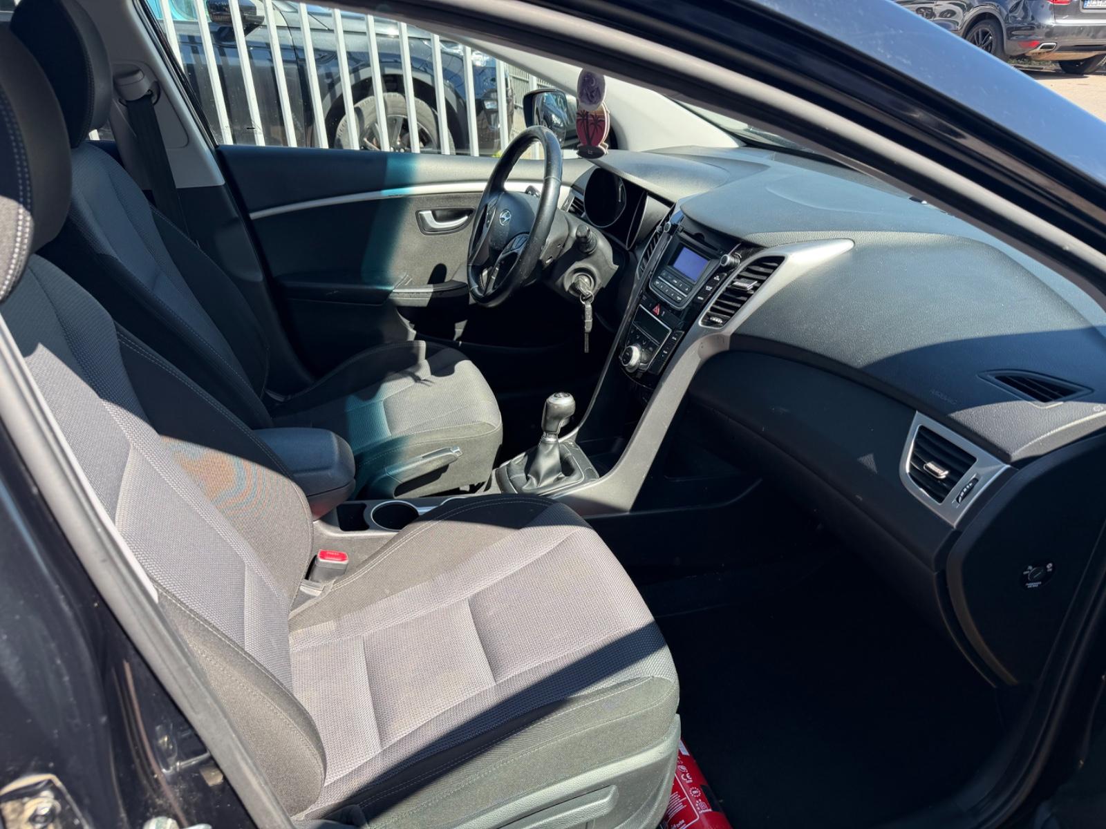 Hyundai i30 2015 — photo 9