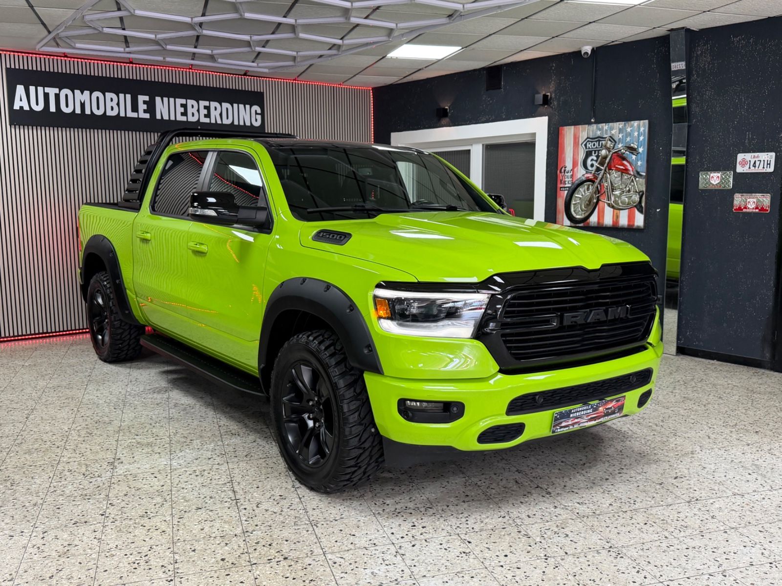 Dodge Dodge RAM 5.7 HEMI 4X4 / Night-Edt. / CrewCab / LP