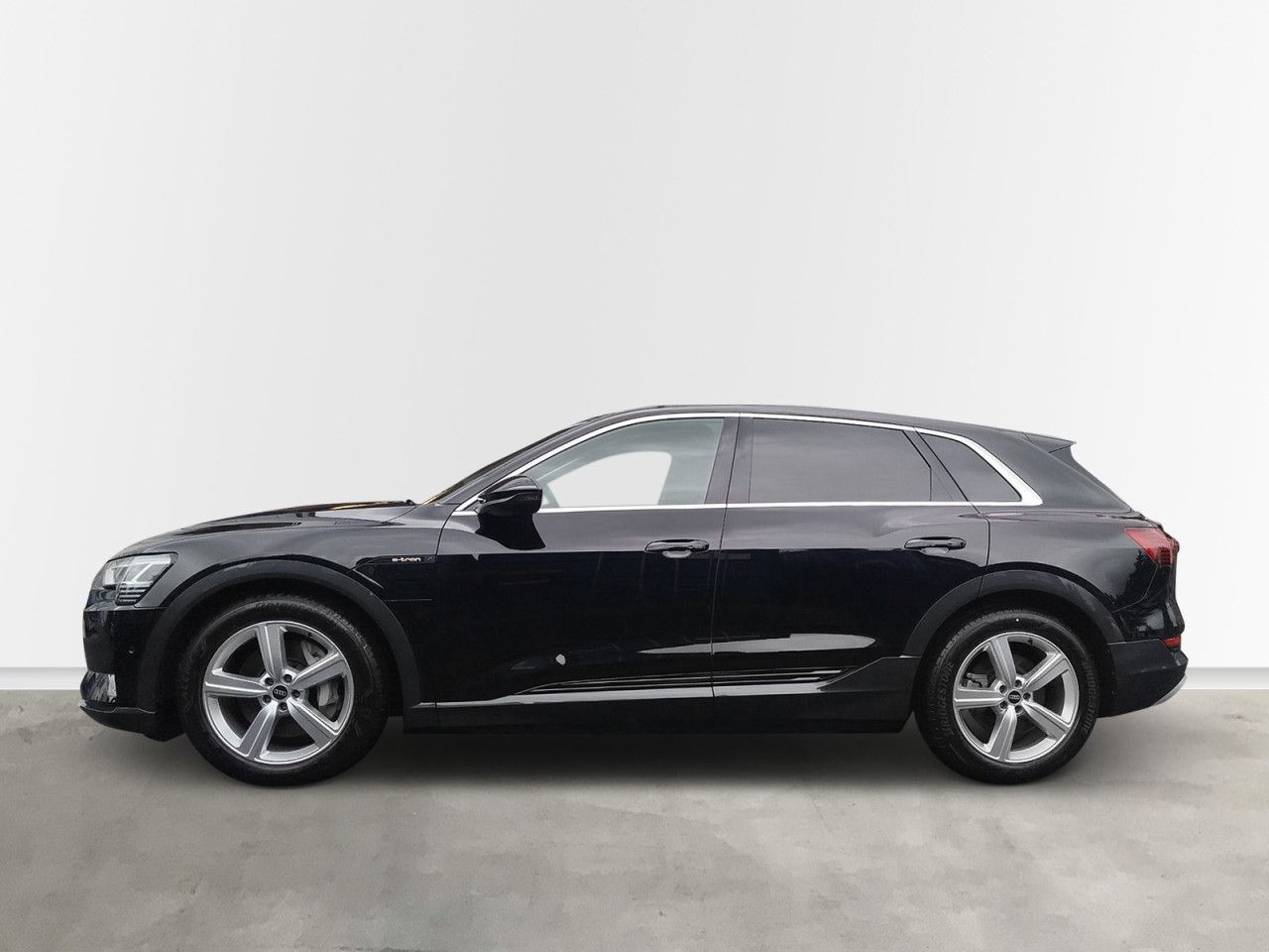 Fahrzeugabbildung Audi e-tron advanced 55 quattro 300 kW