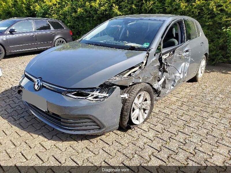 Volkswagen Golf VIII Lim. Life eTSI Rechtslenker