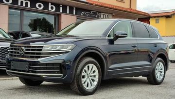 Volkswagen Touareg - 1