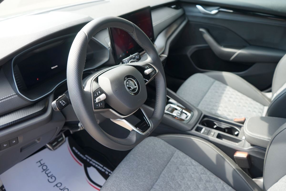 Fahrzeugabbildung SKODA Octavia Limo 2.0 TDI DSG *Sportline*Garantie