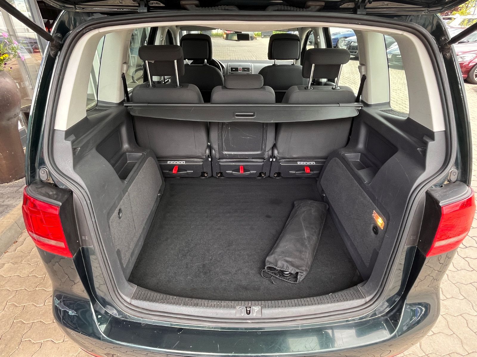 Fahrzeugabbildung Volkswagen Touran Highline BMT 2.0 TDi DSG