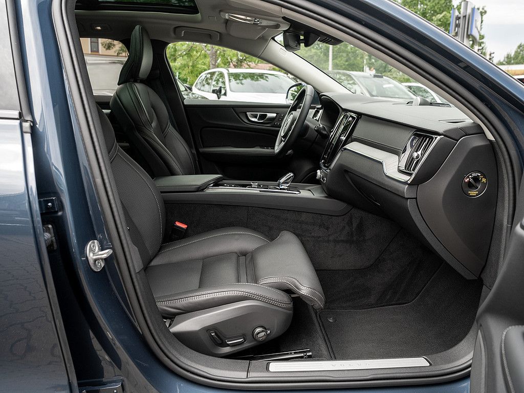 Volvo V60 Cross Country B5 AWD Ultimate 360° PANO HUD foto 2