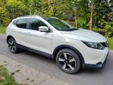 Nissan Qashqai 1.6 dCi   360° Kamera Panorama AHK - Nissan Qashqai mit Diesel-Antrieb: Limousine, Automatik