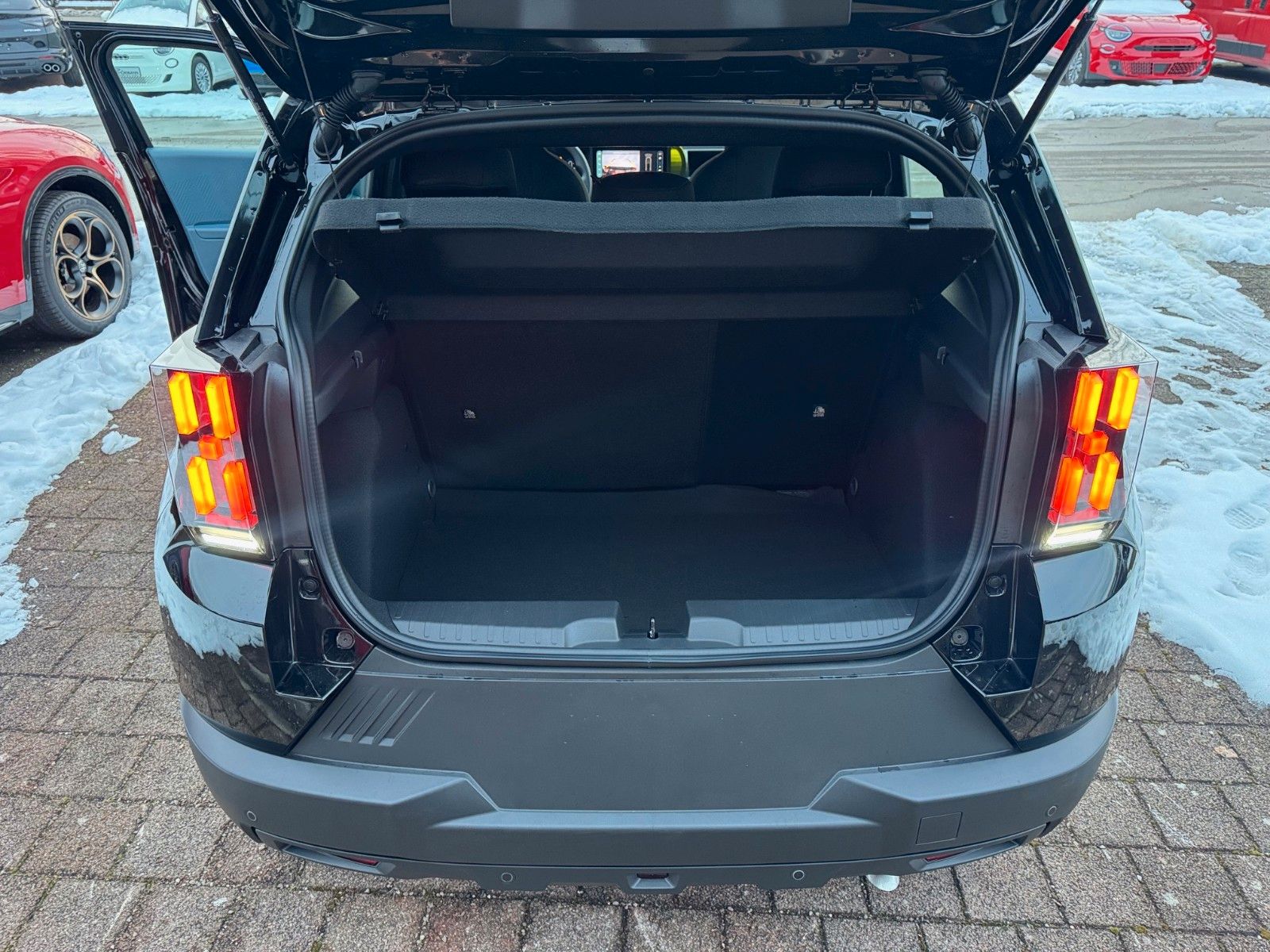 Fahrzeugabbildung Fiat Grande Panda 1.2 110PS Business Edition Navi