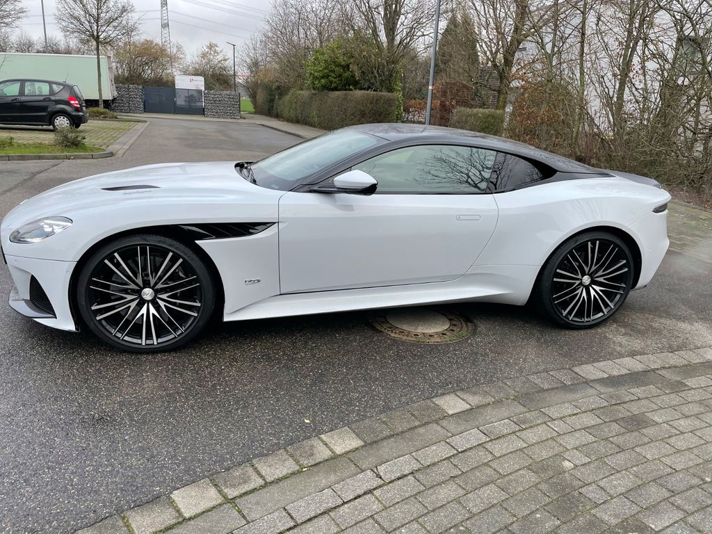 Image of Aston Martin DBS