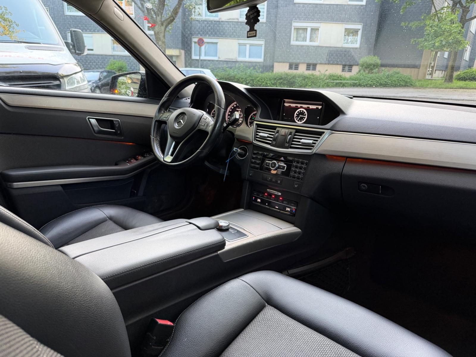 Mercedes-Benz E 300* BlueTec Hybrid