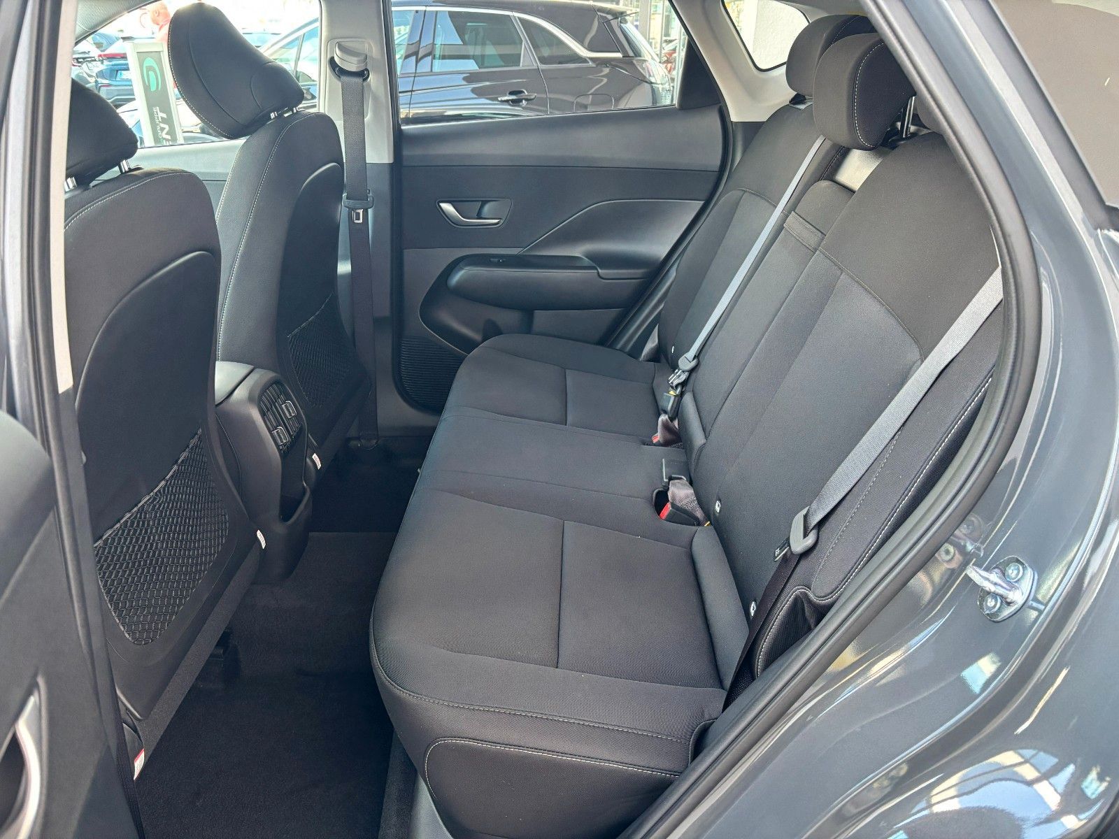 Fahrzeugabbildung Hyundai Kona 1.6 T-GDI Trend KlimaA,LED,Navi,SHZ,el.Heck