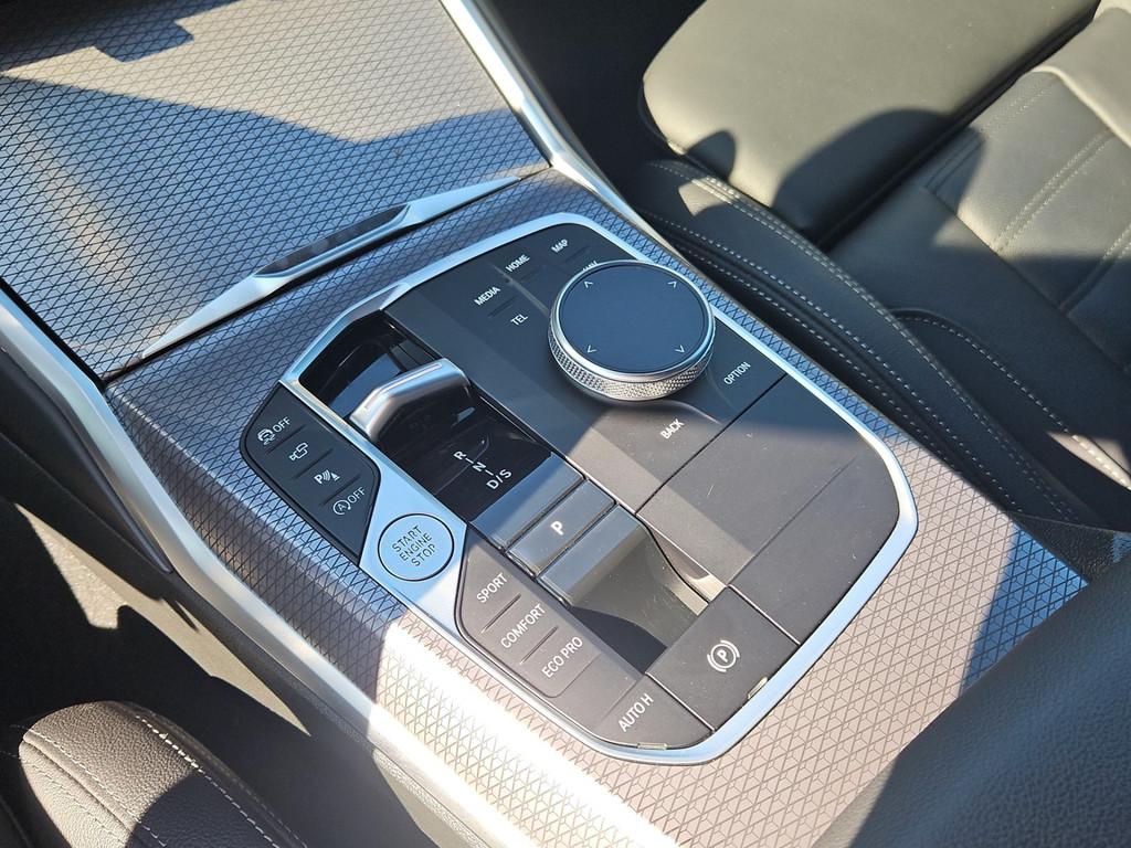 BMW M340i xDrive Lim. NAVI MEMORY KEYLESS 360° 19"