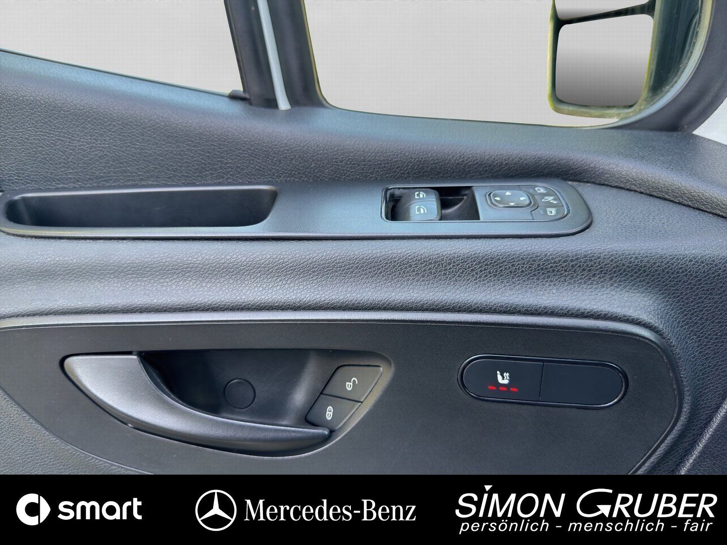 Fahrzeugabbildung Mercedes-Benz Sprinter 317 Tourer L2H2 Mobilität Rollstuhl
