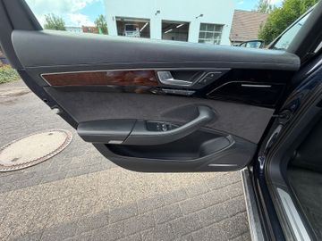 Audi A8 - 8
