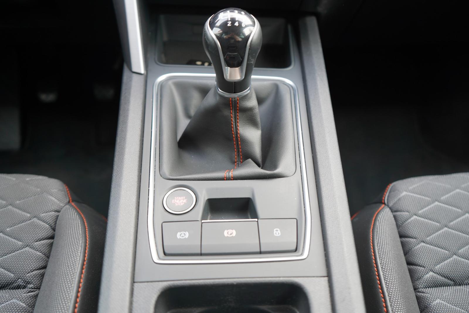 Seat Leon Sportstourer 1.5 FR LED Navi DAB Kamera USB