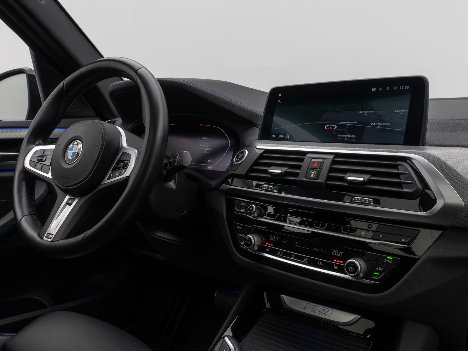 Fahrzeugabbildung BMW X3 xD30d M Sport Panorama Kamera HUD HiFi 19Zoll