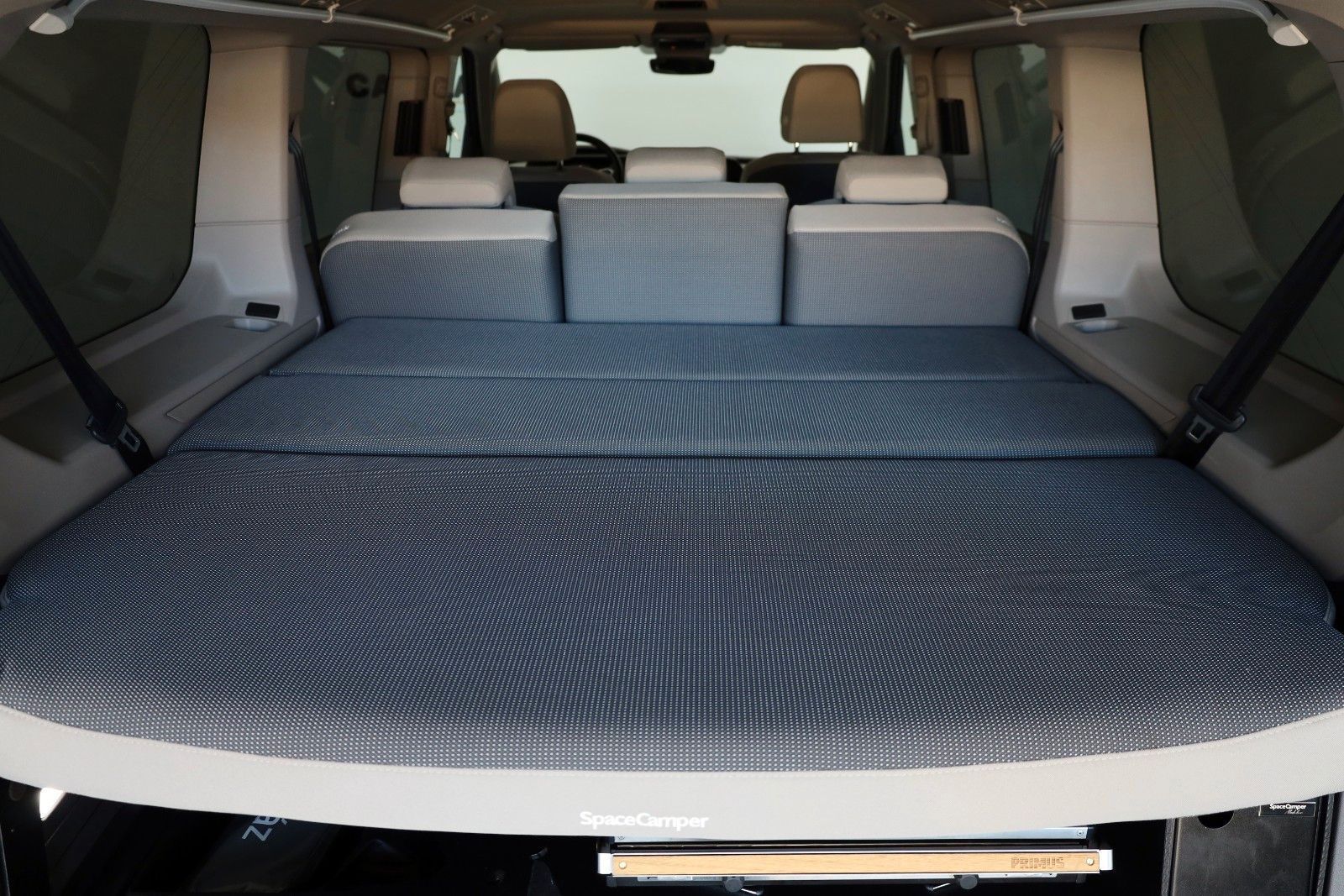 Fahrzeugabbildung Volkswagen T7 Multivan lang Space- Camper/Lounge/Slide,WR