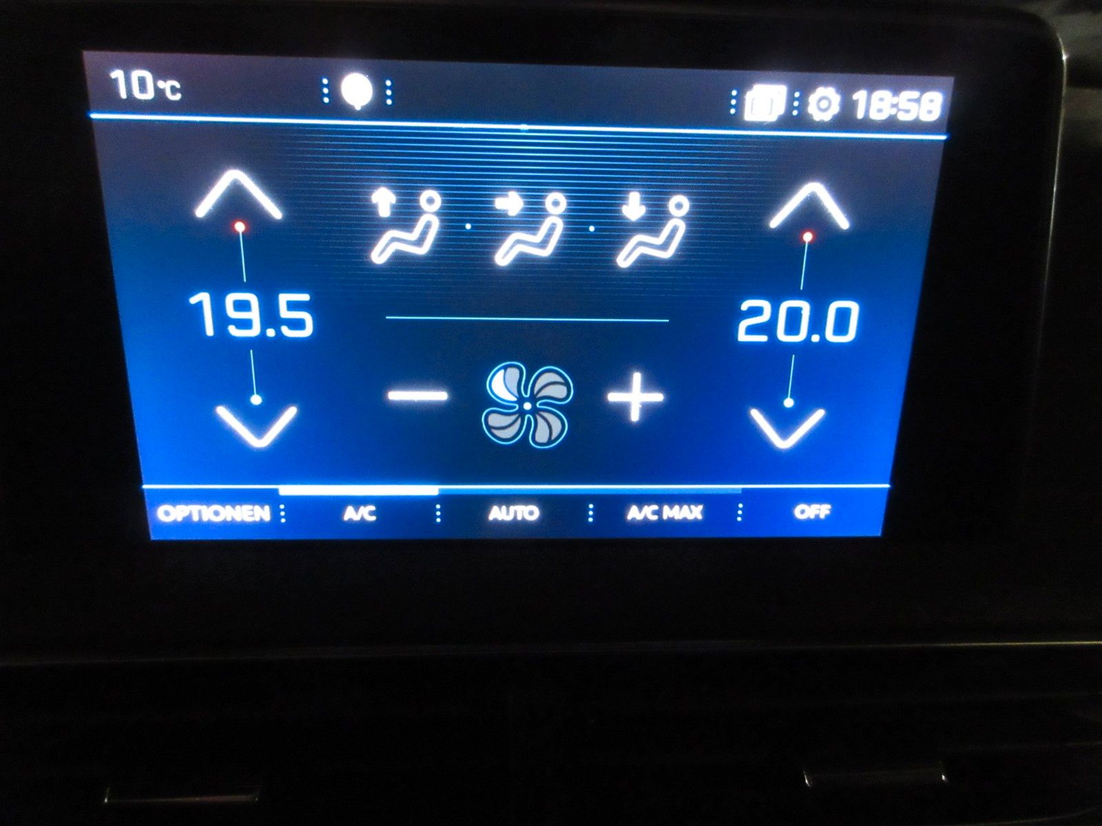 Fahrzeugabbildung Peugeot 3008 Allure 1.2T LED/NAVI/PDC/R´CAM/KEYLESS