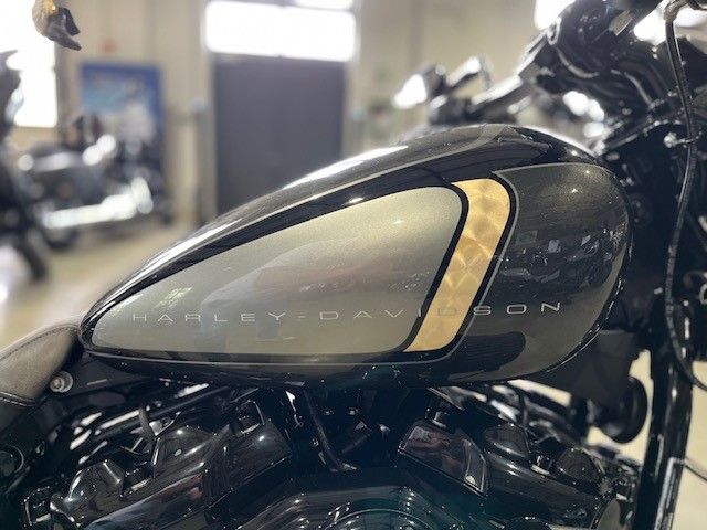 Fahrzeugabbildung Harley-Davidson FXBR Breakout Umbau Jekill Airride 260er Custom