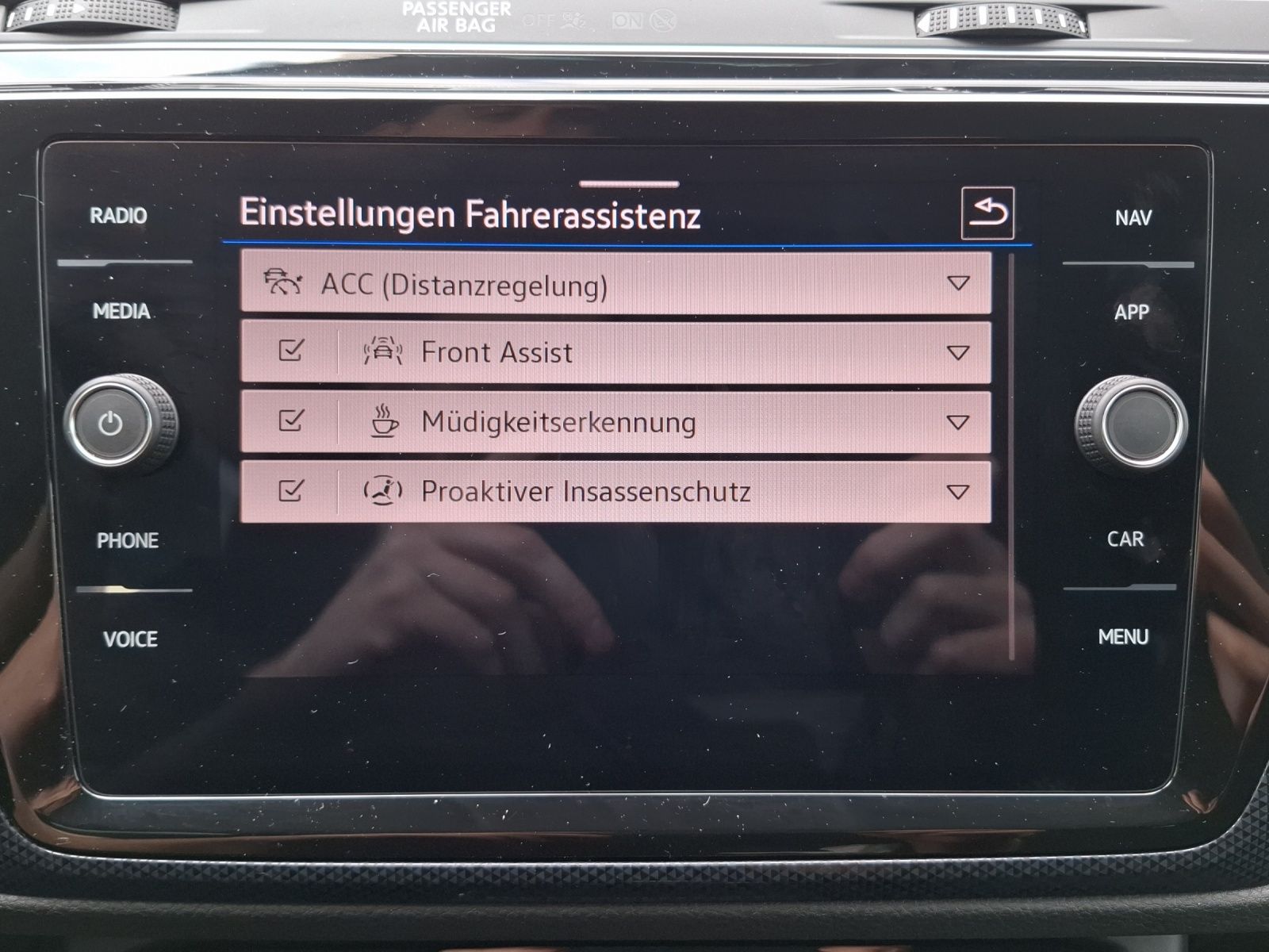 Fahrzeugabbildung Volkswagen Touran TSI United Standhzg 7-Si LED Navi ACC RFK