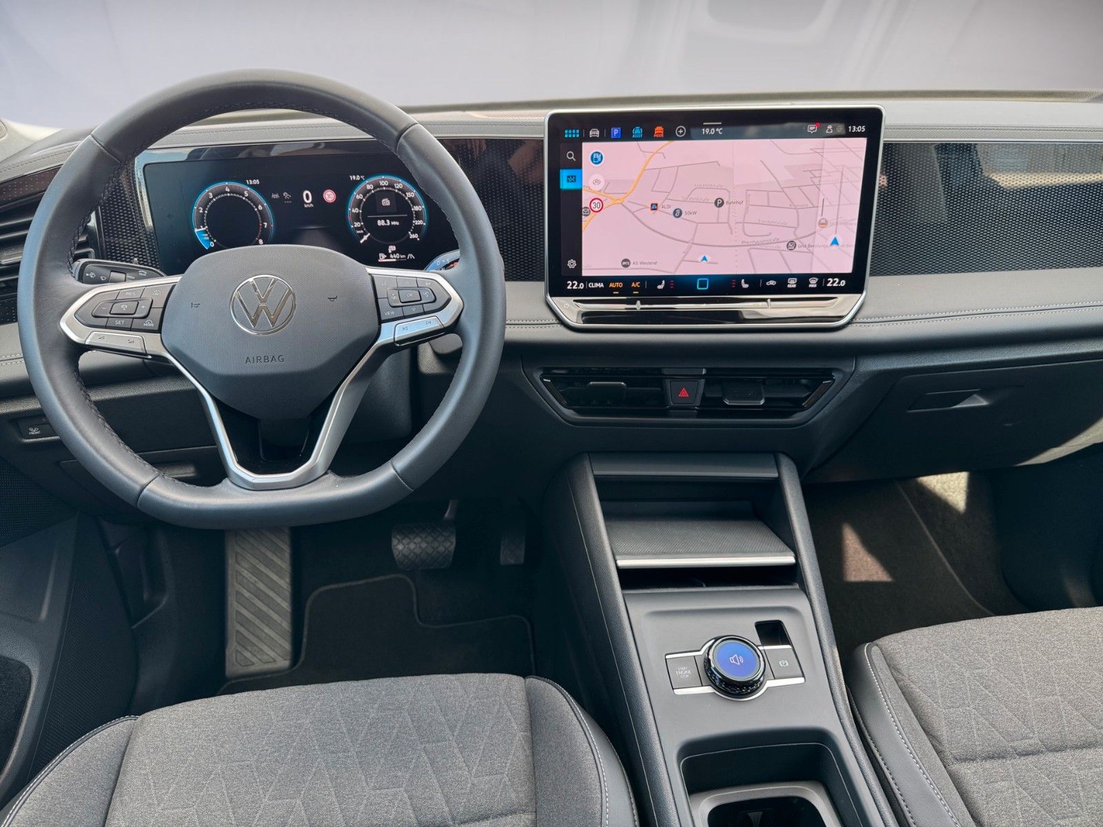 Fahrzeugabbildung Volkswagen Tiguan 1.5 eTSI Life