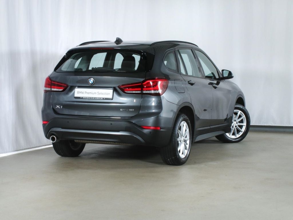 BMW X1 sDrive 18i LED Navigation Parkassistent DAB foto 2
