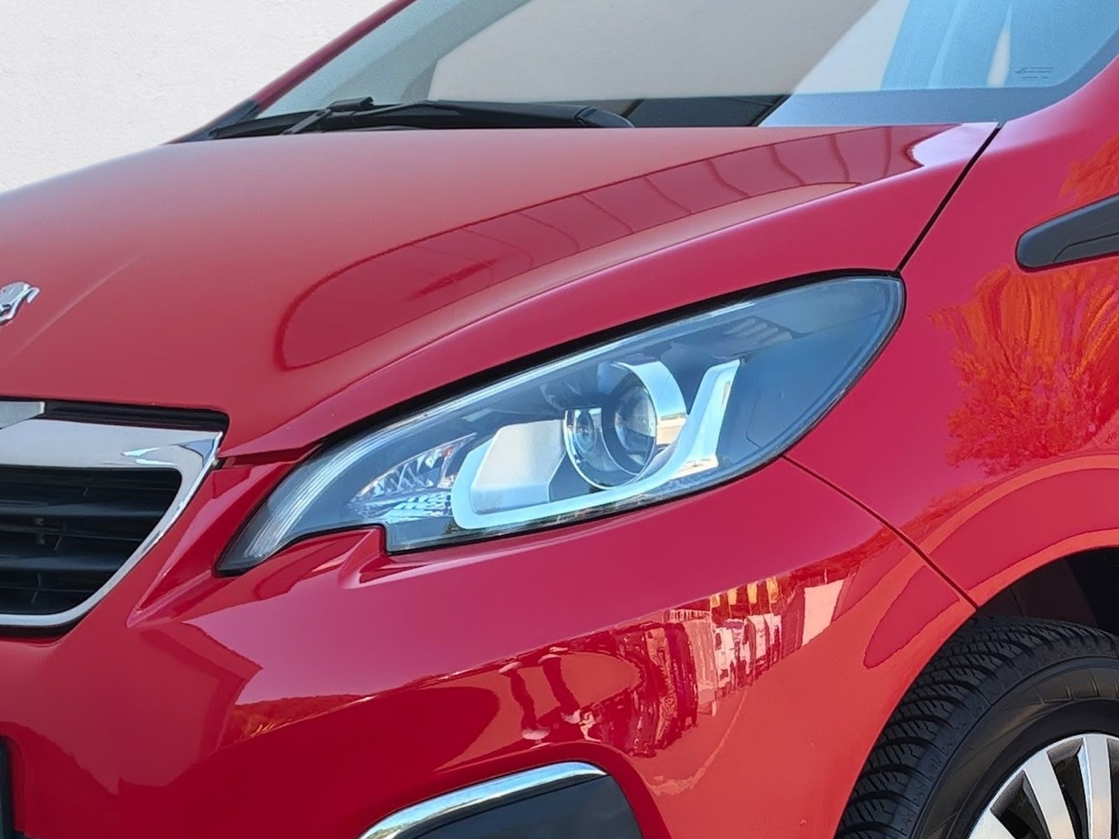 Fahrzeugabbildung Peugeot 108 1.0 VTi Style Klima,Radio,Allwetterreifen