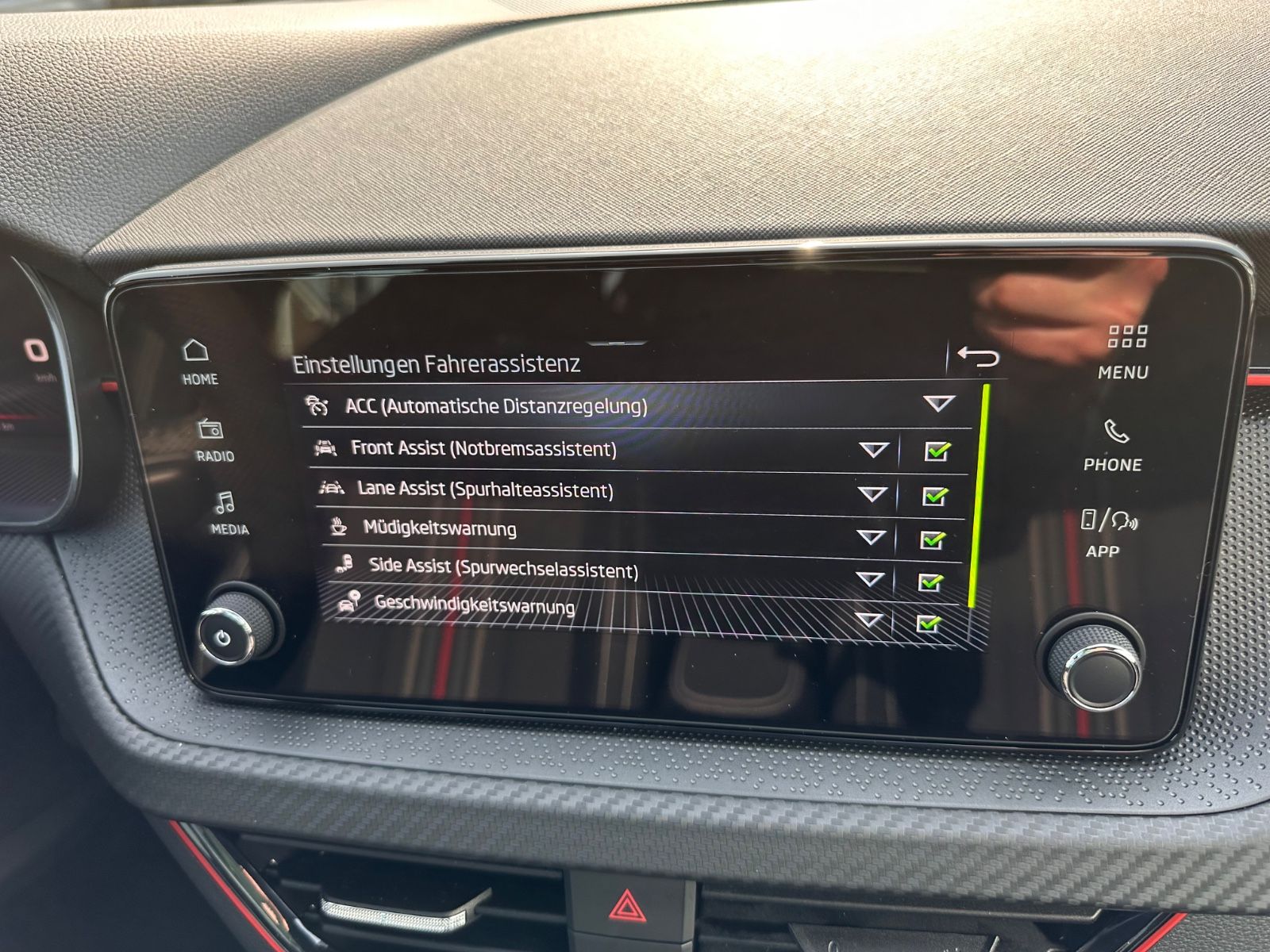 Fahrzeugabbildung SKODA Kamiq Monte Carlo 1.5 TSI DSG MATRIX/AHK/ACC/Pan