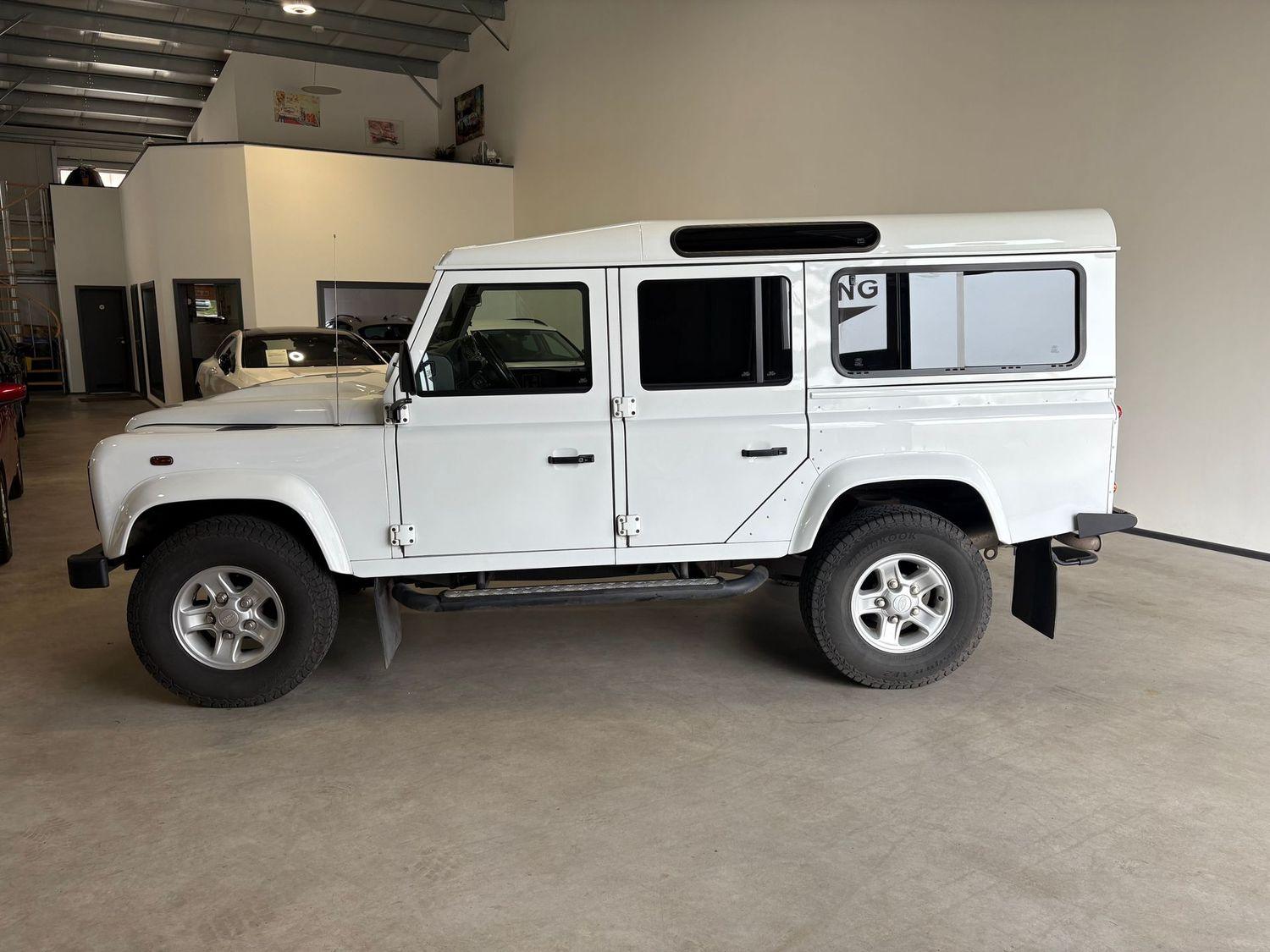 Land Rover Defender 110  Station Wagon