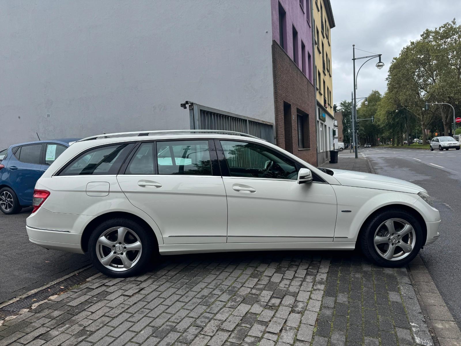 Mercedes-Benz C180 2005 — rear view