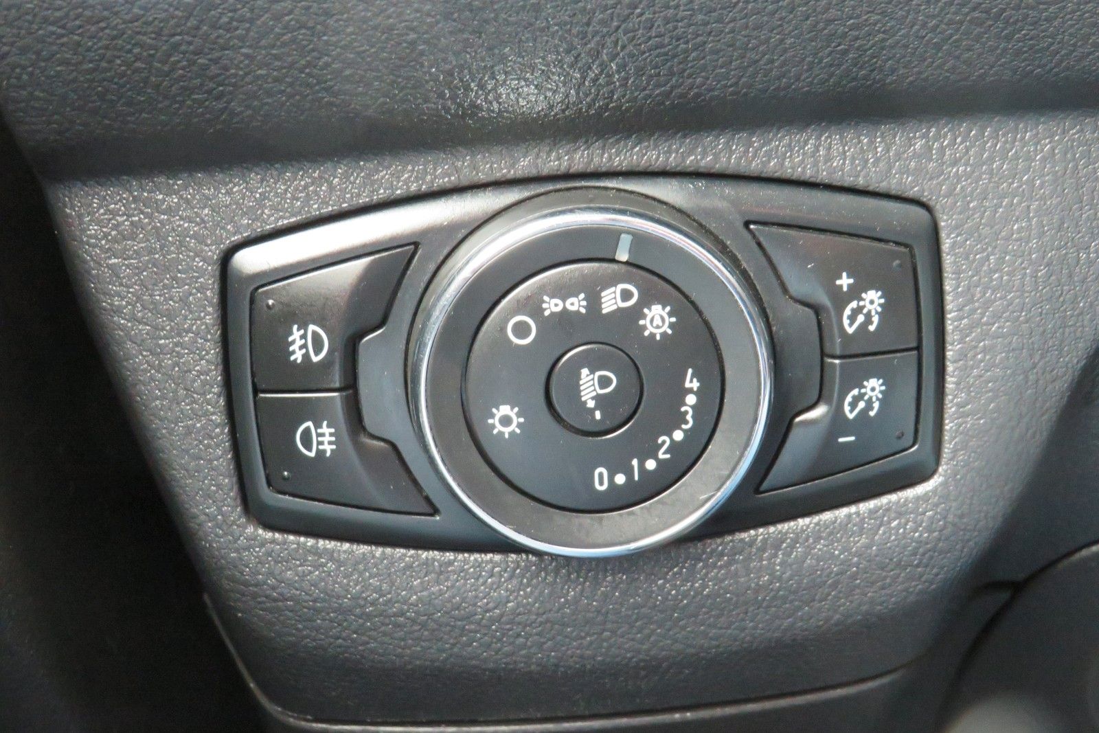 Fahrzeugabbildung Ford Transit Courier TREND NAVI SCHECKHEFT 1.HD