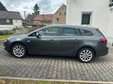 Opel Astra J - Opel Astra aus 2010: Kombi
