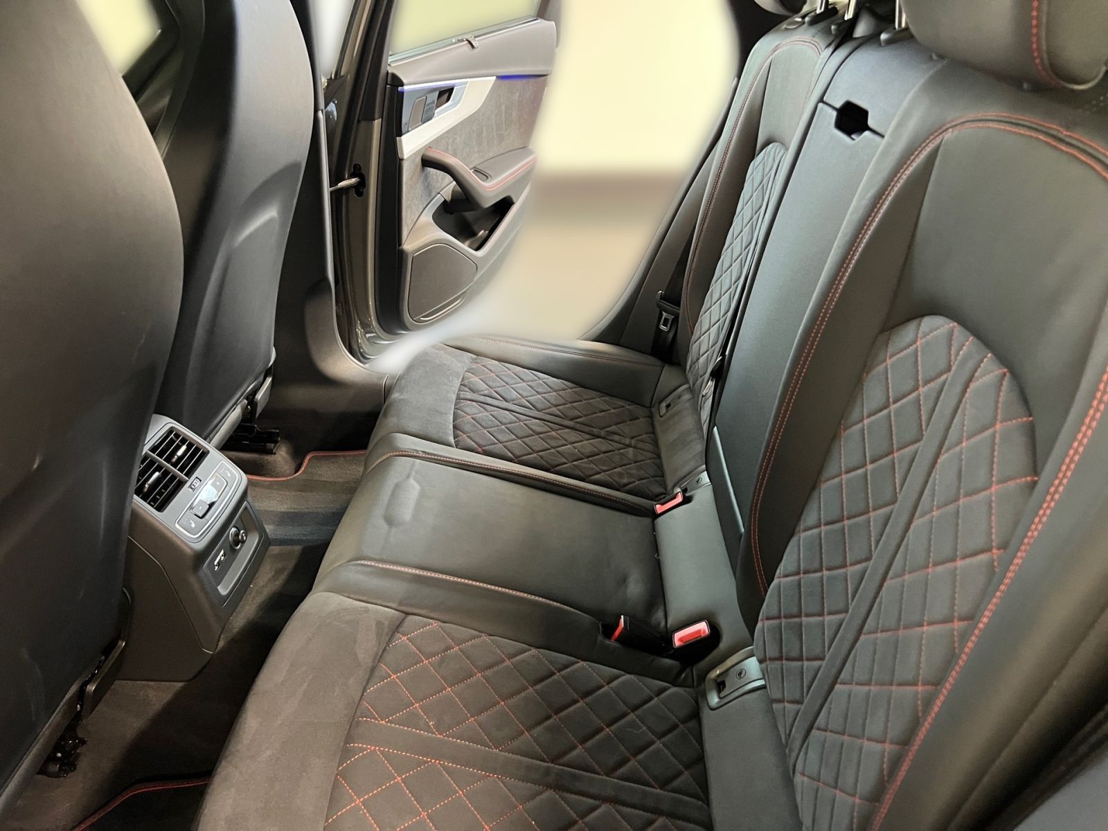 Audi A4 - Bild 13