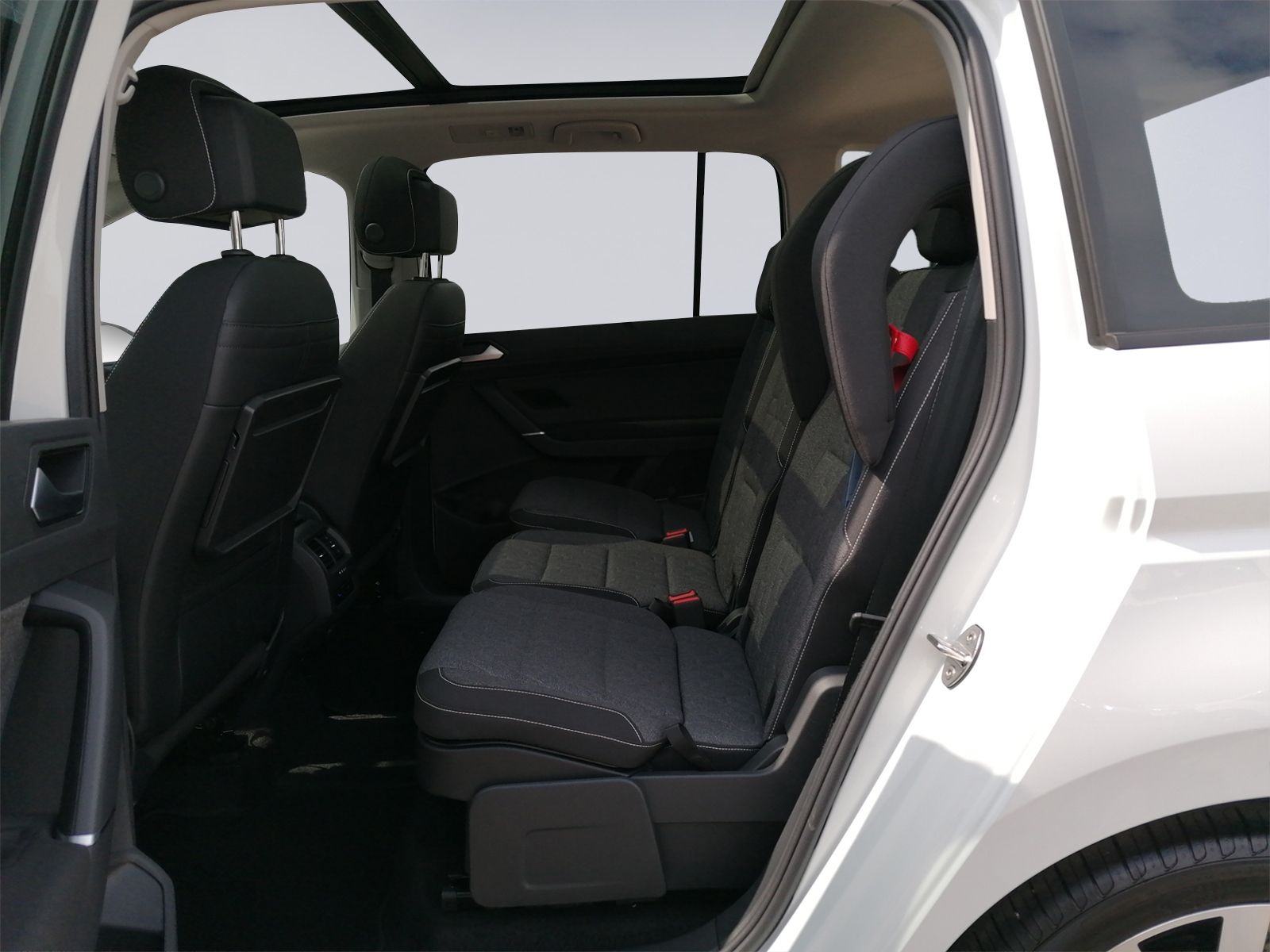 Touran R Line 1.5 TSI DSG PANO+AHK+7-SITZE+