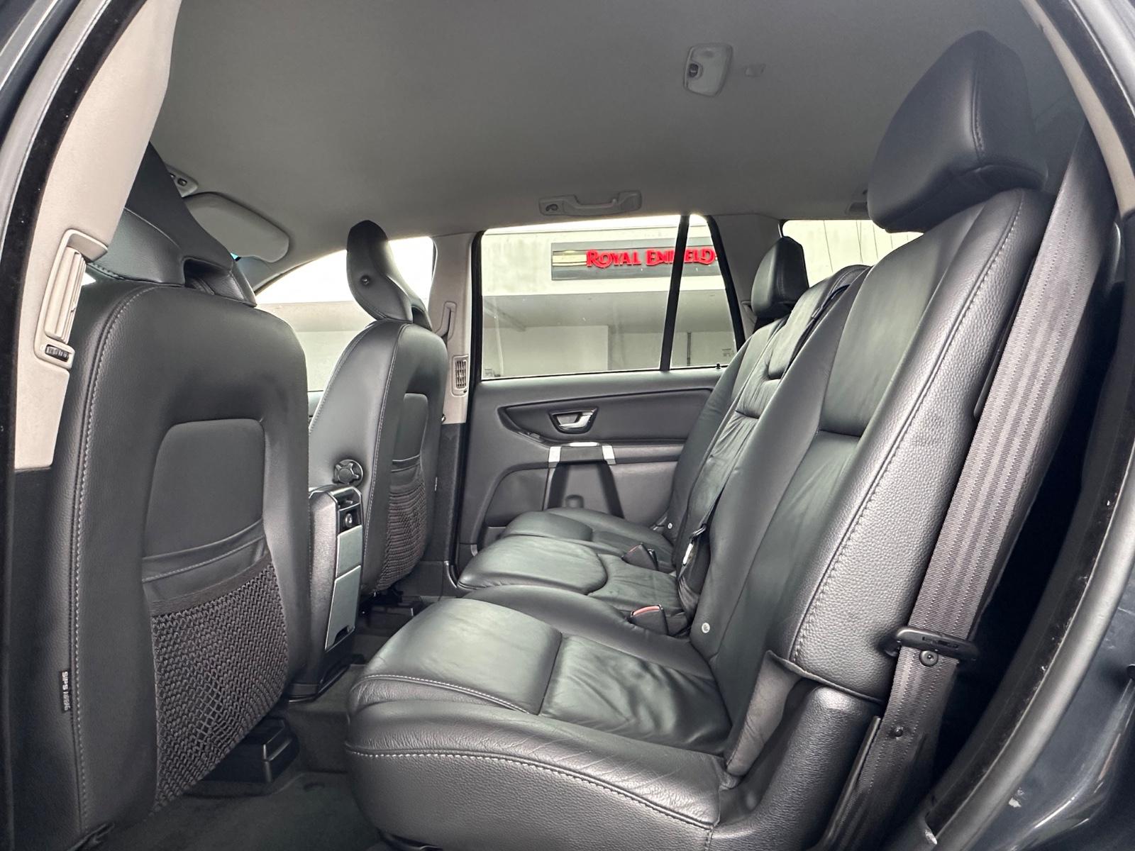 VOLVO XC90 D5 AWD - MOMENTUM - 200 Cv - BVA - BLUETOOTH - RÉGULATEUR DE VITESSE - 7 Places