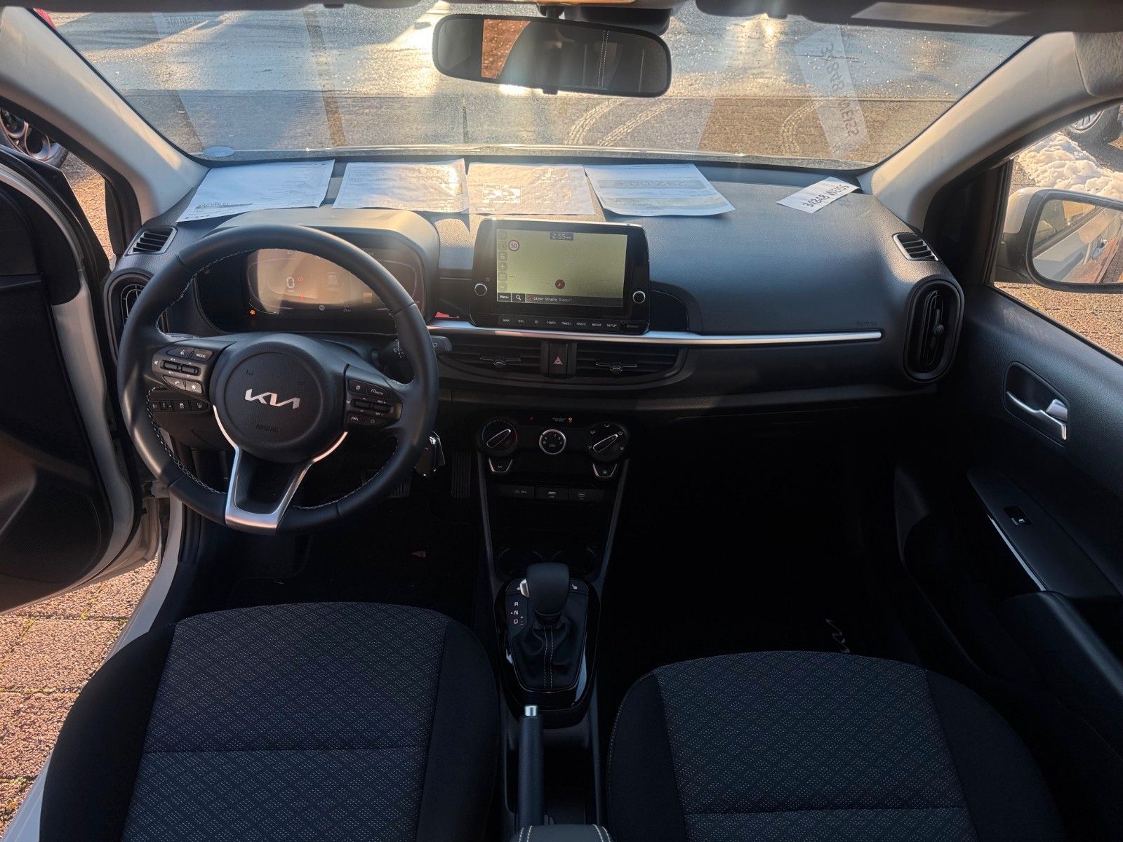 Fahrzeugabbildung Kia Picanto Sitz- Lenkradheizung Kamera PDC Navi