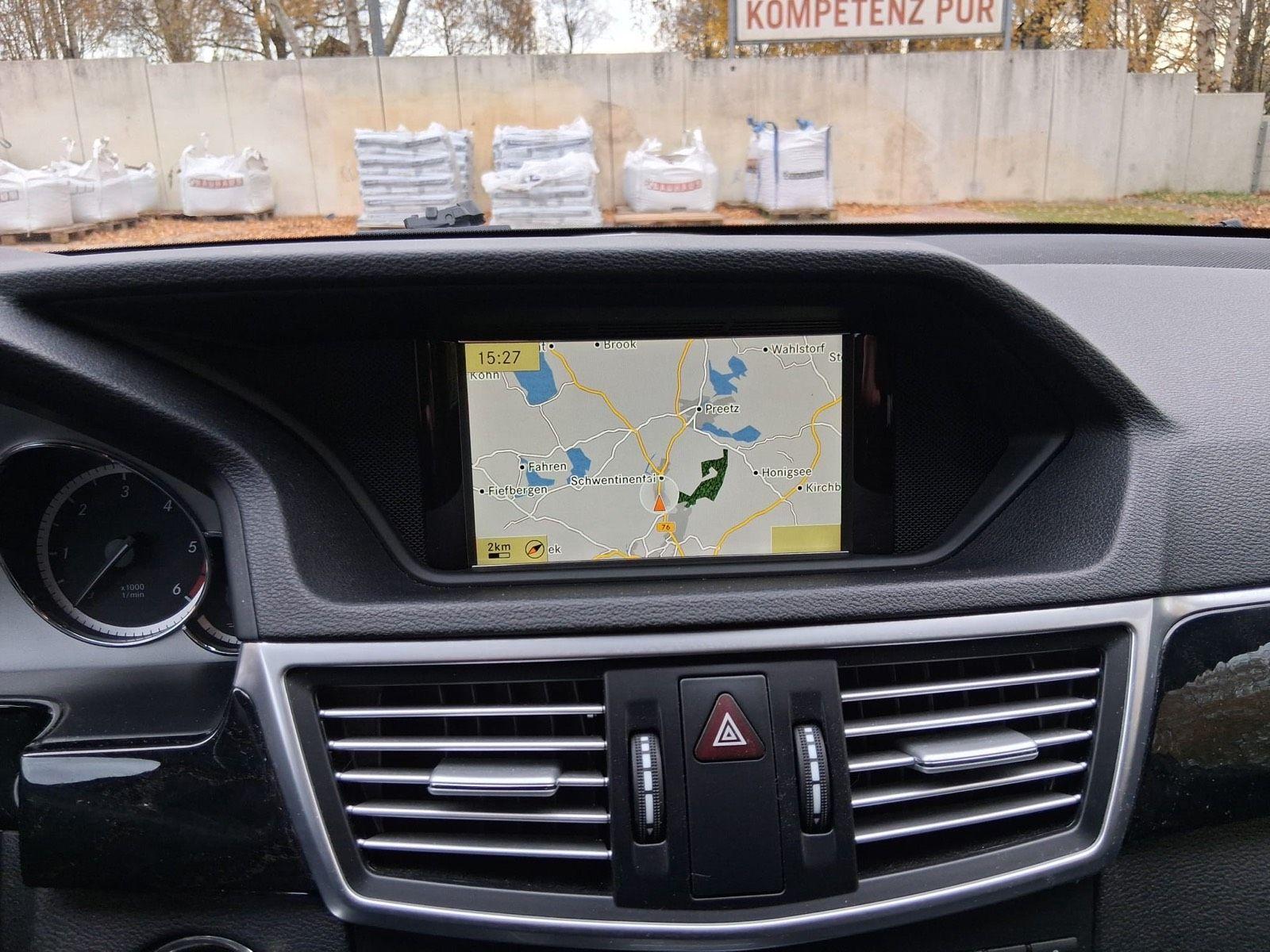 Mercedes-Benz E250 2012 — photo 10
