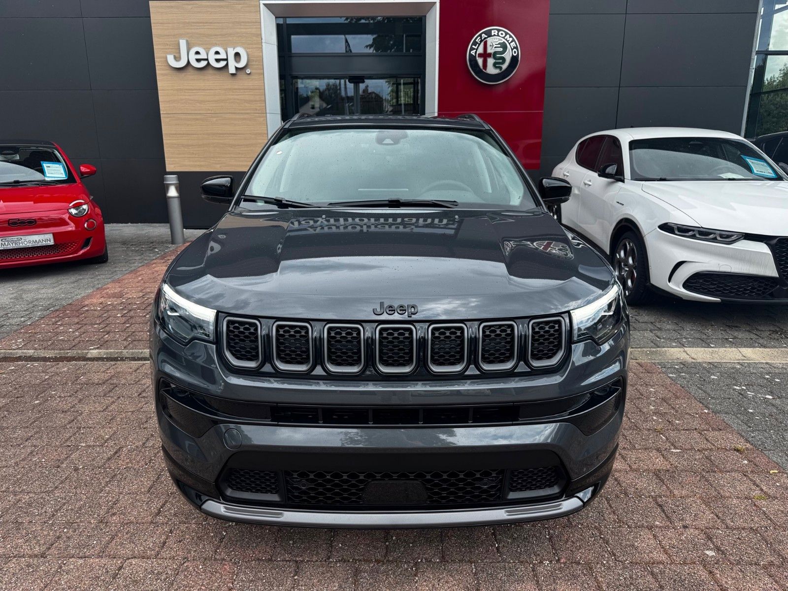 Fahrzeugabbildung Jeep Compass 1.5l Summit Navi ACC Sitzbelüftung  LED