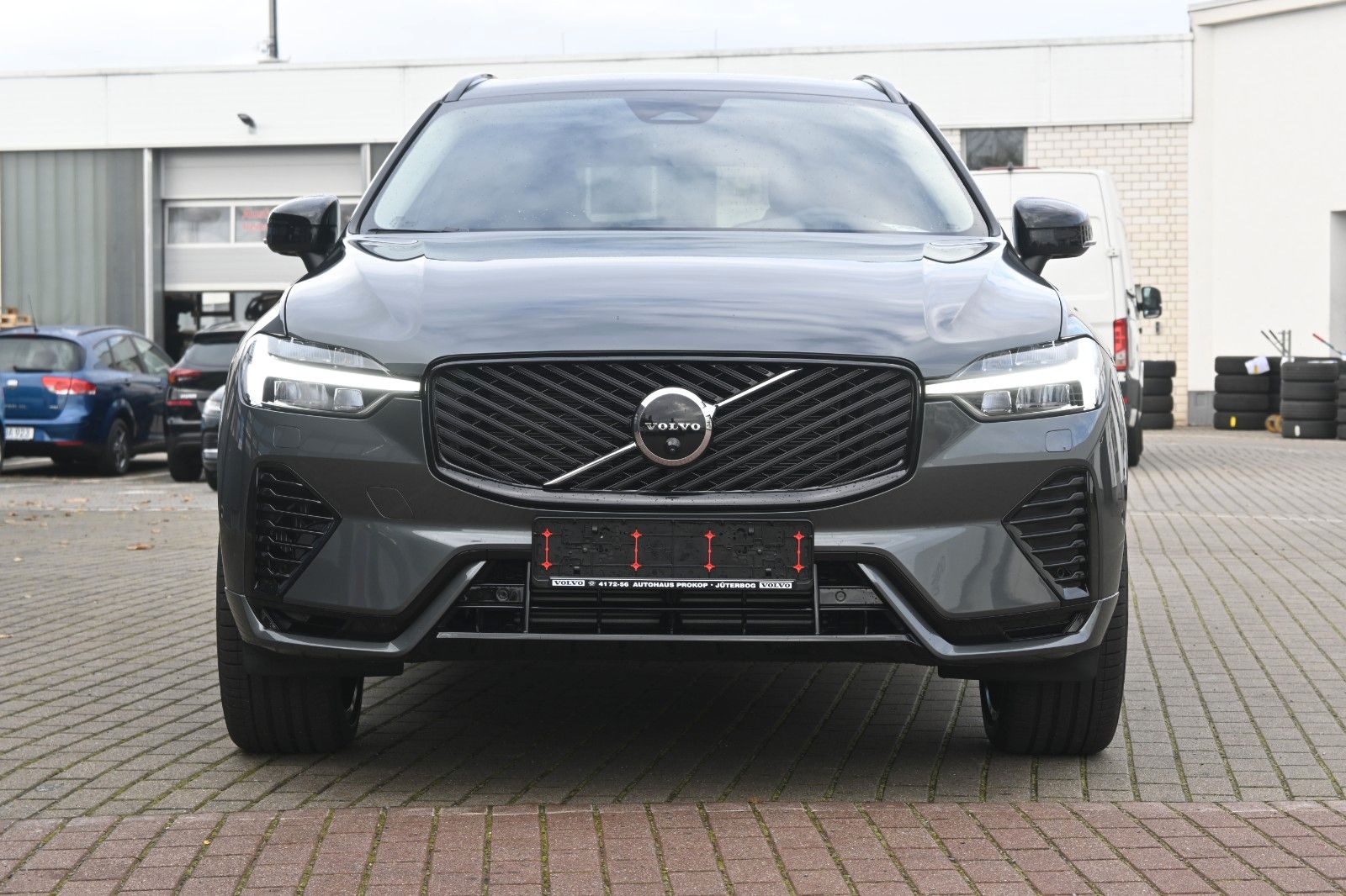 Fahrzeugabbildung Volvo XC60 Recharge T6 AWD Plus Dark