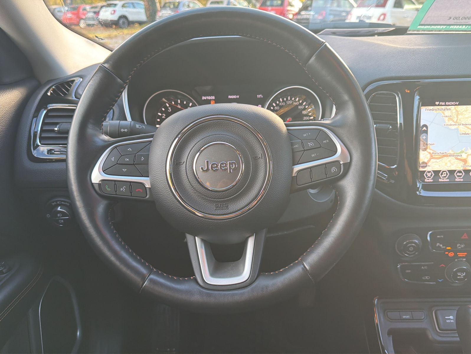 Fahrzeugabbildung Jeep Compass 1.3 T-GDI I4 LIMITED DCT 150 PS