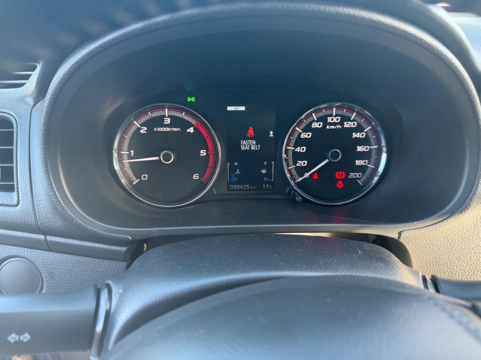 Mitsubishi L200 Basis Club Cab 4WD Klima
