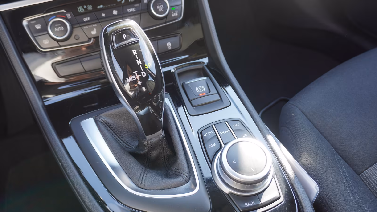 BMW 218 i Advantage Aut. Navi Sitzheizung AHK PDC USB, миниатюра 26