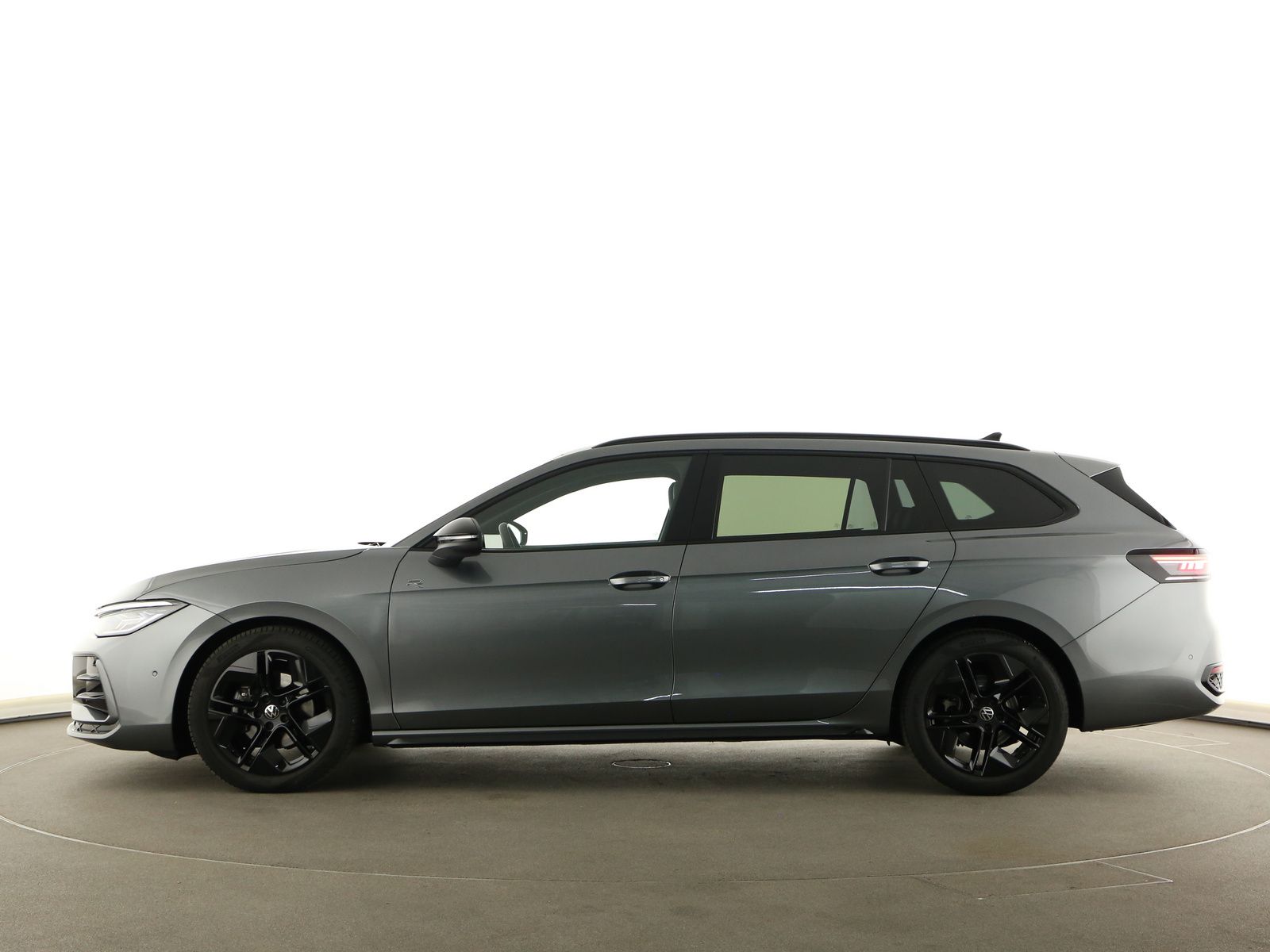 Volkswagen Passat Variant 2.0 TDI DSG R-Line LED Navi AHK foto 5