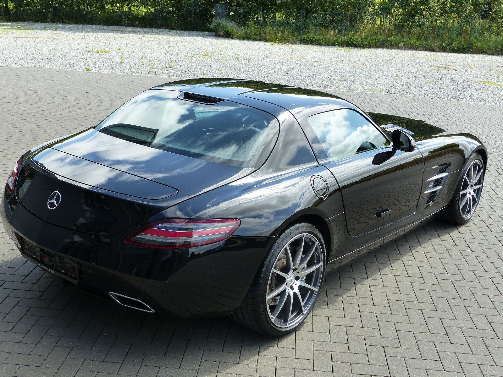 Fahrzeugabbildung Mercedes-Benz SLS AMG Flügeltürer
