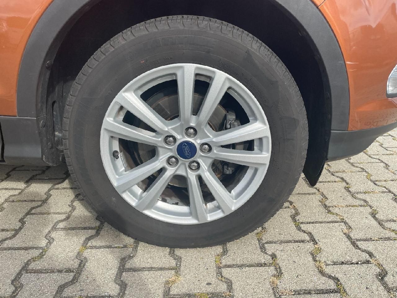Fahrzeugabbildung Ford Kuga Winterpaket, Navi, Klimaautom.