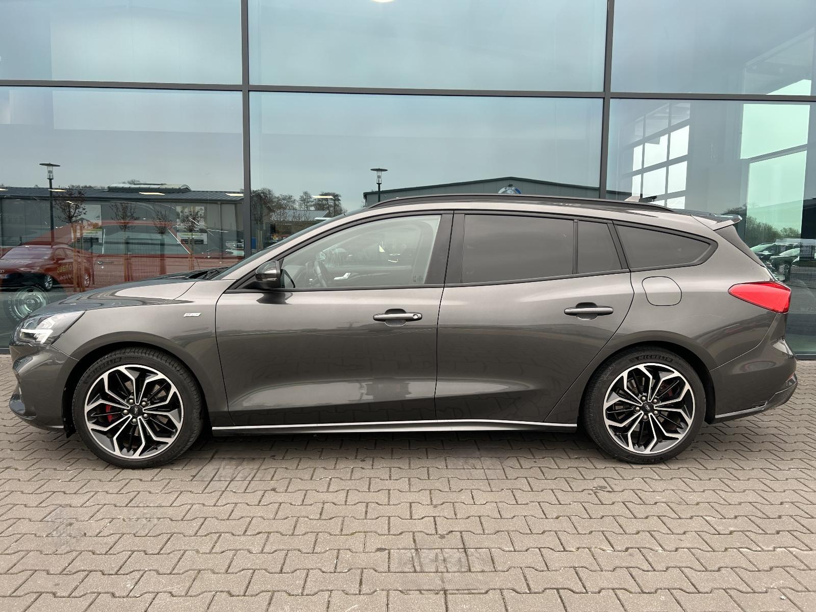 Ford Focus Turnier 1.5 ST-Line X *LED*APP*TEMP*SHZ*18