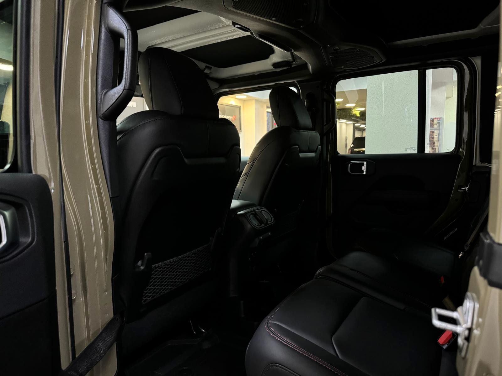 Fahrzeugabbildung Jeep RUBICON X 3.6L-V6-CAM-HARDTOP-35"